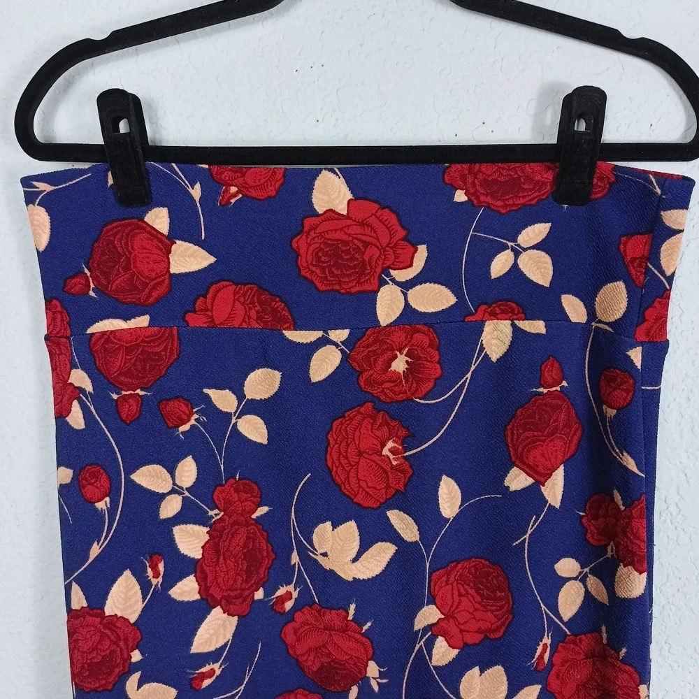 LuLaRoe Cassie Pencil Skirt Women Large Blue Red Floral Rose Stretch Knee Length
